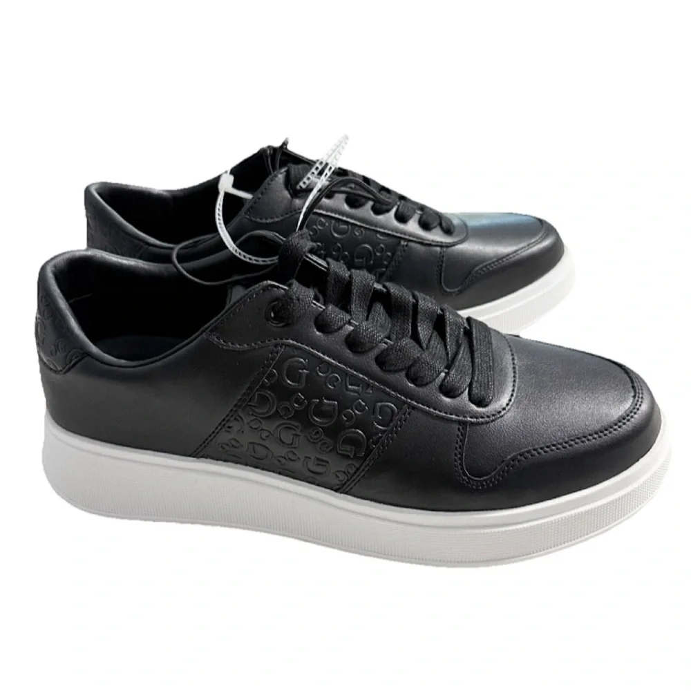 GUESS Men’s Black Logo Low-Top Sneakers | Size 9.5 / 42.5 | Brand New